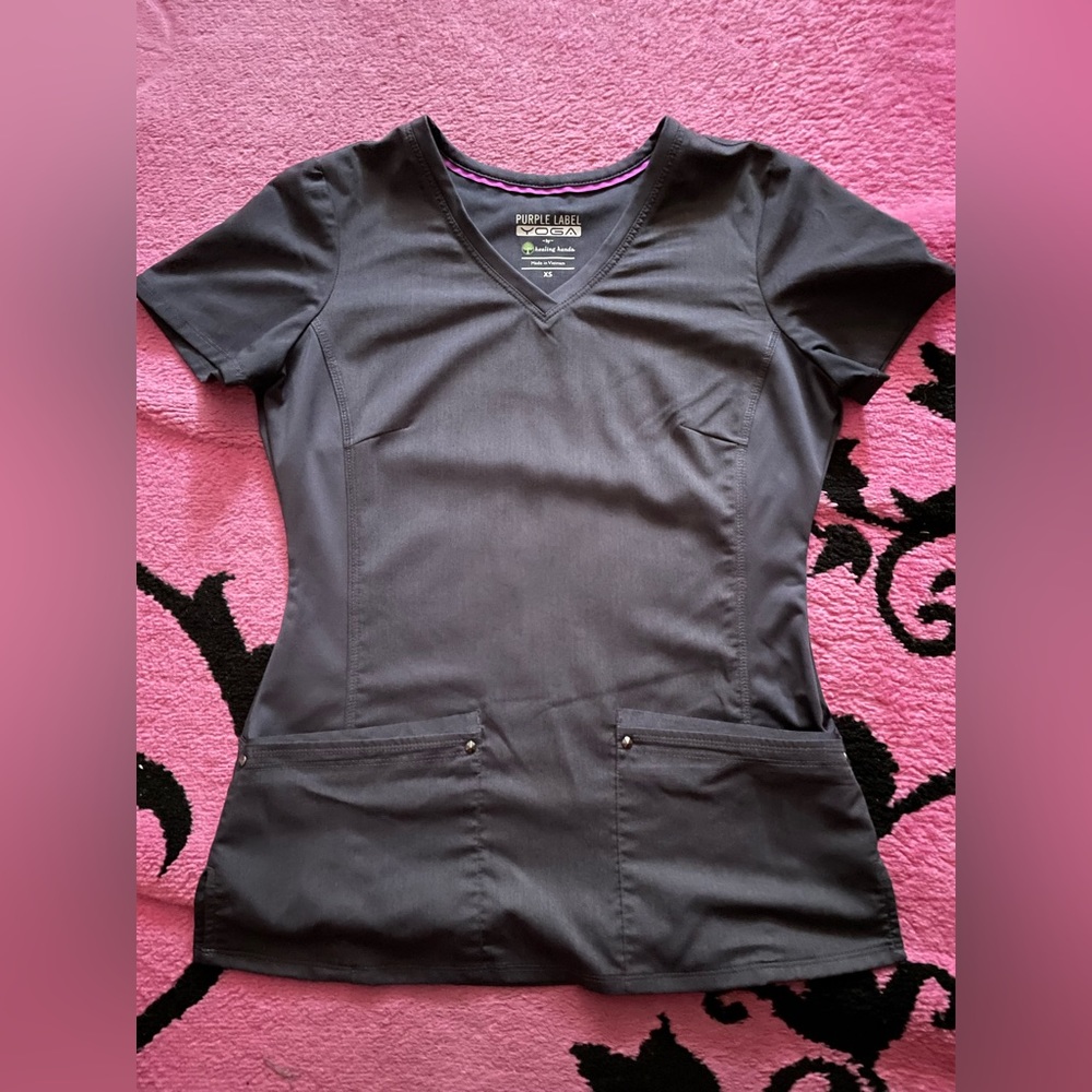 Women’s XS Heather Grey Purple Label Yoga by Healing Hands Juliet Scrub Top